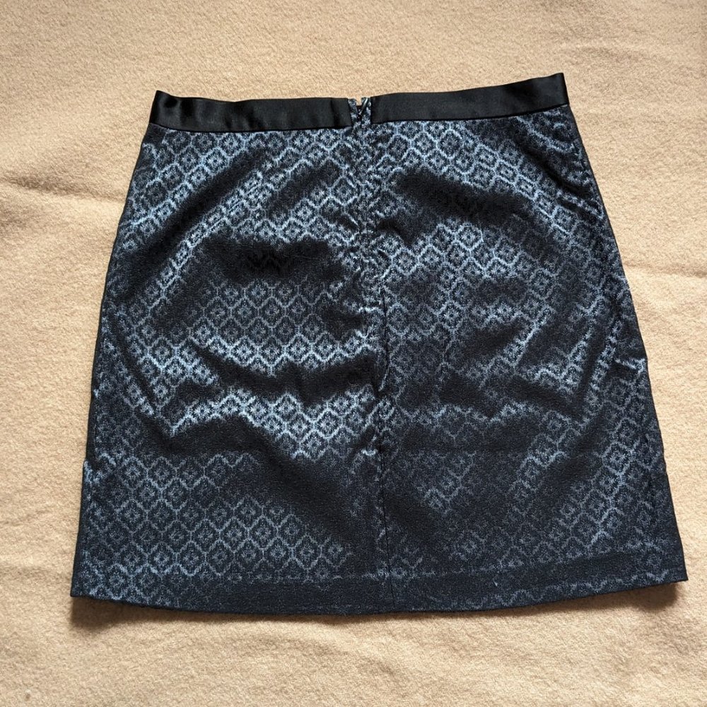 Smart Set mini skirt - Picture 2 of 5